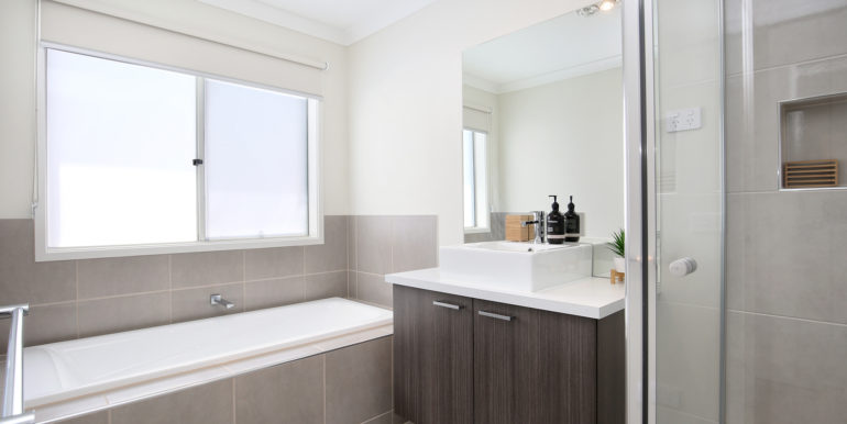 LowRes-20775_26 Majestic Way St Leonards15